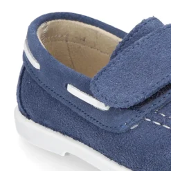 Náutico piel serraje sin cordones.