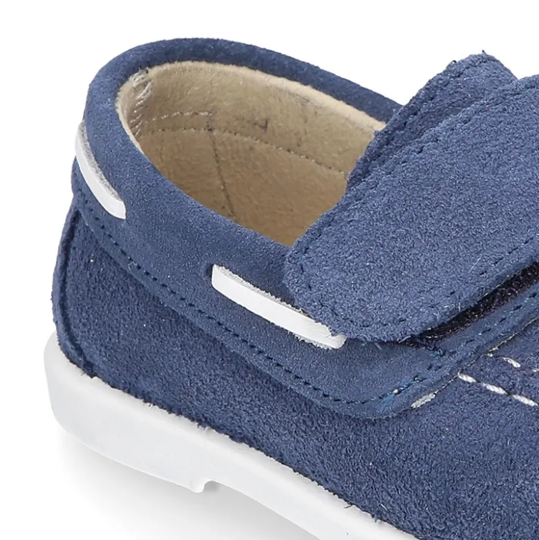 Náutico piel serraje sin cordones.