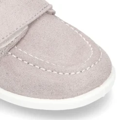 Náutico piel serraje sin cordones.