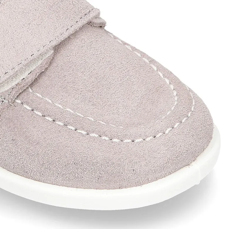 Náutico piel serraje sin cordones.