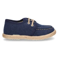 Náutico tipo Alpargata en lona lavada con cordones.