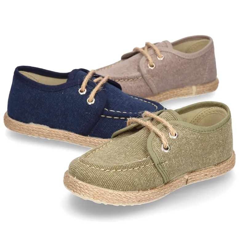Náutico tipo Alpargata en lona lavada con cordones.