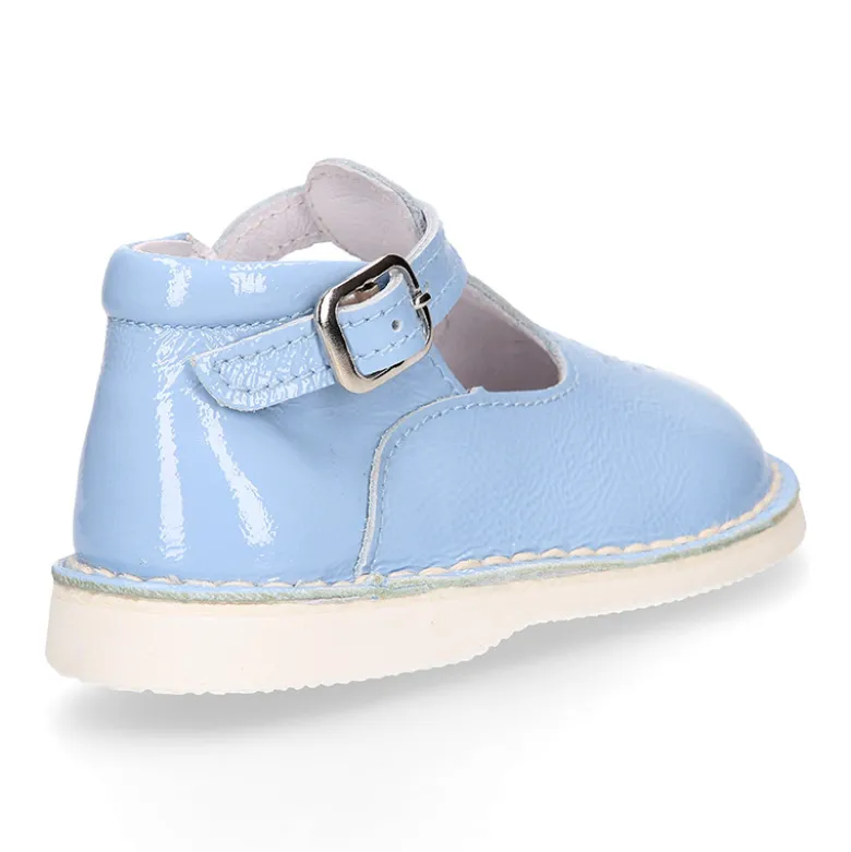 Pepito niños estilo VINTAGE con hebilla y picado en piel charol suave.