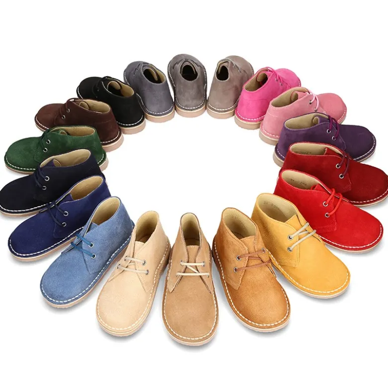 Safari o pisacacas con cordones en piel de serraje