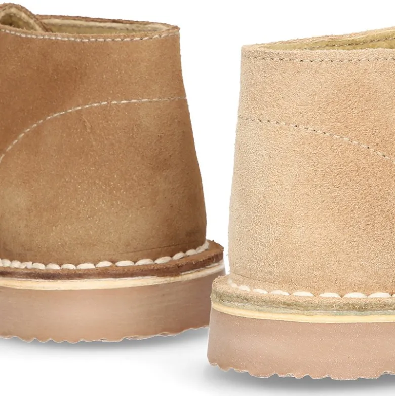 Safari o pisacacas con cordones en piel de serraje
