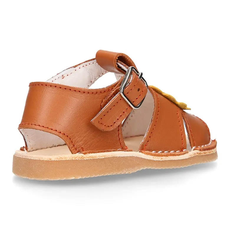 Sandalia BABY NIÑO tipo menorquina con diseño LEÓN y suela súper flexible.