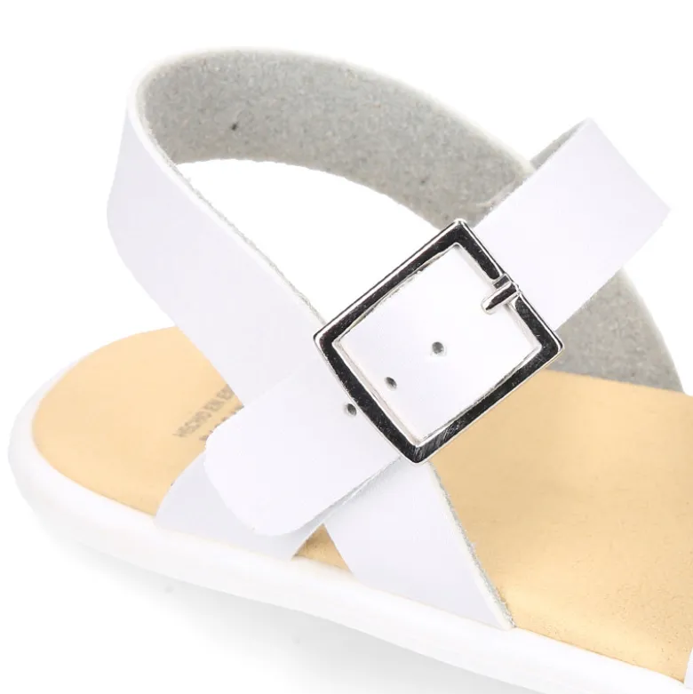 Sandalia barefoot niña blanca con hebilla