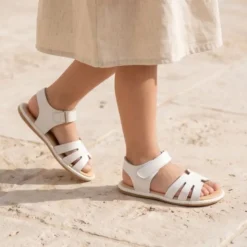 Sandalia barefoot niña en color blanco