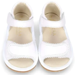 Sandalia bebé niña en piel napa en color BLANCO con doble cierre adherente.