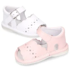 Sandalia bebé niña ondas y diseño troquelado en piel.