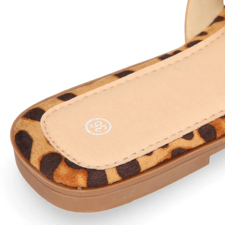 Sandalia mujer tipo zueco con diseño trenzado de leopardo