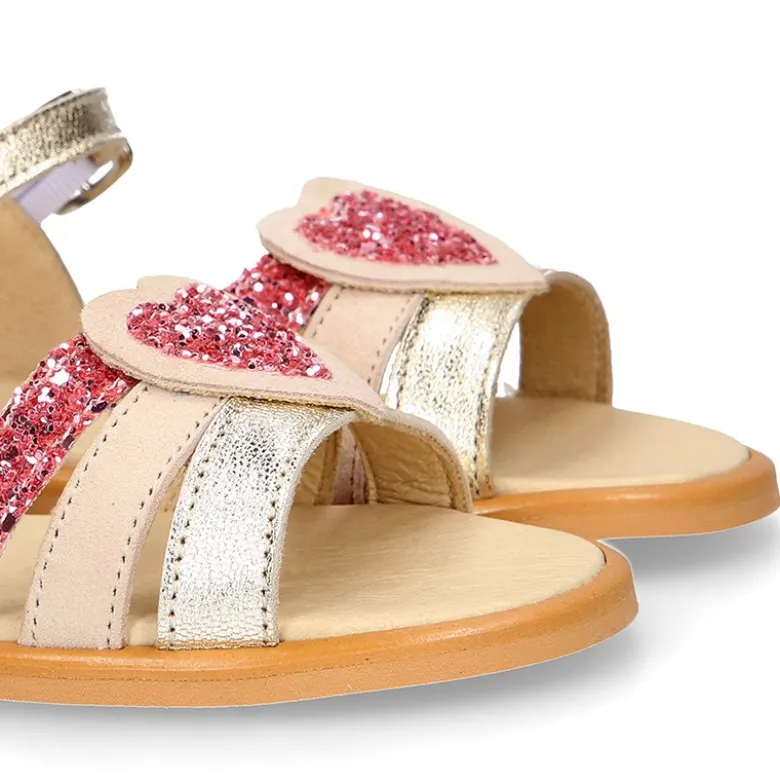 Sandalia Niña con CORAZÓN en piel con glitter.