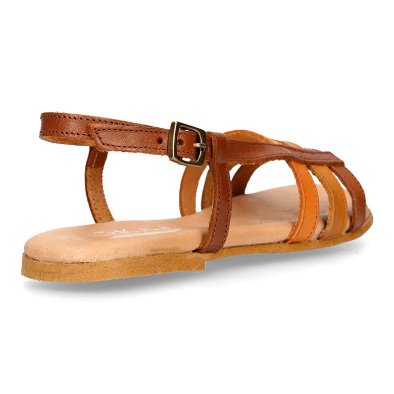 Sandalia Niña con diseño con tiras combinadas en piel vaquetilla.