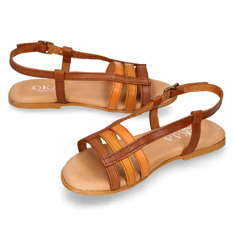 Sandalia Niña con diseño con tiras combinadas en piel vaquetilla.