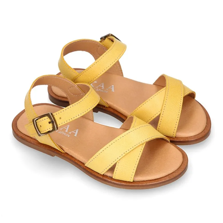 Sandalia Niña con tiras en piel EXTRA SUAVE.