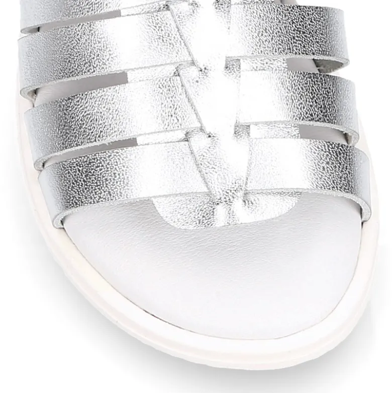 Sandalia Niña en piel METALIZADA con hebilla y suela SUPER FLEXIBLE.
