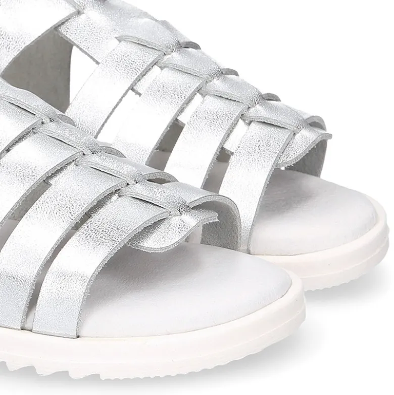 Sandalia Niña en piel METALIZADA con hebilla y suela SUPER FLEXIBLE.