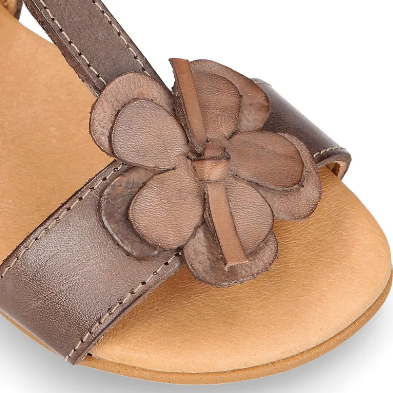 Sandalia Niña Mayor flor grande en piel vaquetilla.