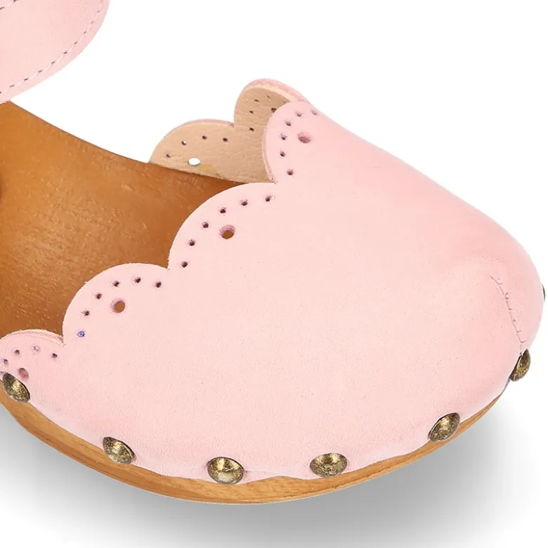 Sandalia Niña Mayor tipo ZUECO de madera con ONDAS en piel Nobuck.