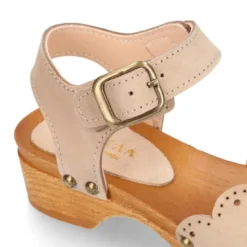 Sandalia Niña Mayor tipo ZUECO de madera con ONDAS en piel Nobuck.