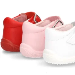 Sandalia Niña peque en piel lavable con tiras cruzadas, FLOR y suela SUPER FLEXIBLE.
