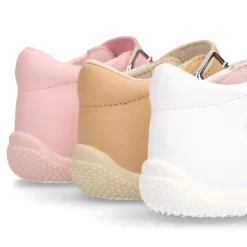 Sandalia Niña peque en piel lavable con lazo y suela SUPER FLEXIBLE.
