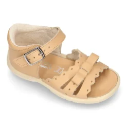 Sandalia Niña peque en piel lavable con lazo y suela SUPER FLEXIBLE.