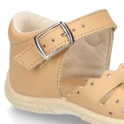 Sandalia Niña peque en piel lavable con lazo y suela SUPER FLEXIBLE.
