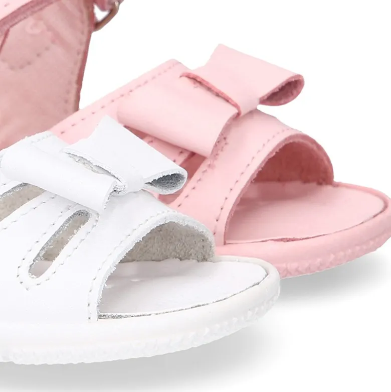 Sandalia Niña peque en piel lavable con lazo y suela SUPER FLEXIBLE.
