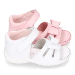 Sandalia Niña peque en piel lavable con lazo y suela SUPER FLEXIBLE.