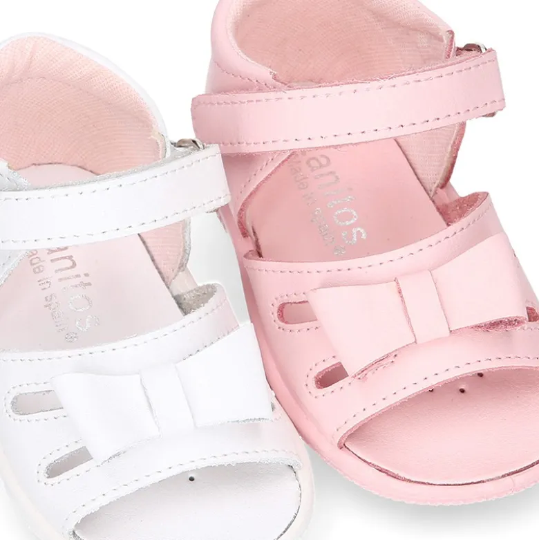 Sandalia Niña peque en piel lavable con lazo y suela SUPER FLEXIBLE.