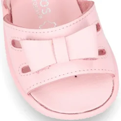Sandalia Niña peque en piel lavable con lazo y suela SUPER FLEXIBLE.