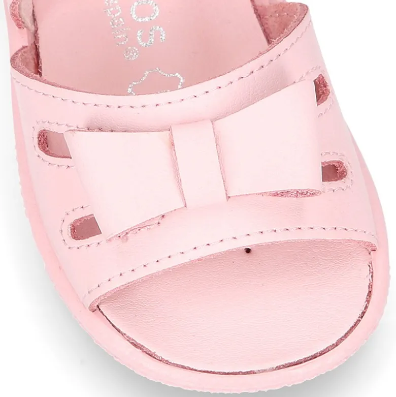 Sandalia Niña peque en piel lavable con lazo y suela SUPER FLEXIBLE.