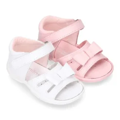 Sandalia Niña peque en piel lavable con lazo y suela SUPER FLEXIBLE.