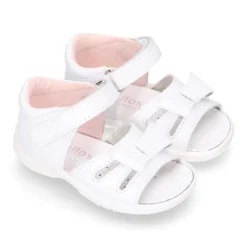 Sandalia Niña peque en piel lavable con lazo y suela SUPER FLEXIBLE.