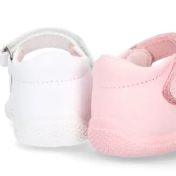 Sandalia Niña peque en piel lavable con lazo y suela SUPER FLEXIBLE.