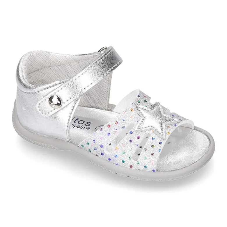 Sandalia Niña peque en piel metalizada con ESTRELLAS y cierre adherente con suela SUPER FLEXIBLE.