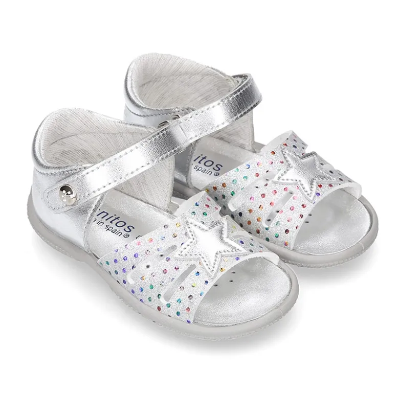 Sandalia Niña peque en piel metalizada con ESTRELLAS y cierre adherente con suela SUPER FLEXIBLE.