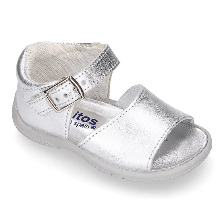 Sandalia Niña peque en piel metalizada con suela SUPER FLEXIBLE.