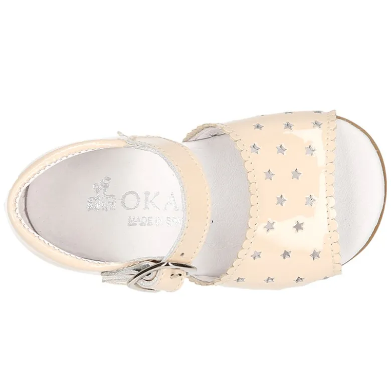Sandalia Niña peques con ESTRELLAS en piel charol.