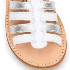 Sandalia niña piel COMBINADA tiras cruzadas con suela super flexible.