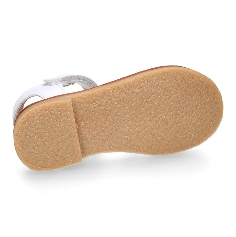 Sandalia niña piel COMBINADA tiras cruzadas con suela super flexible.