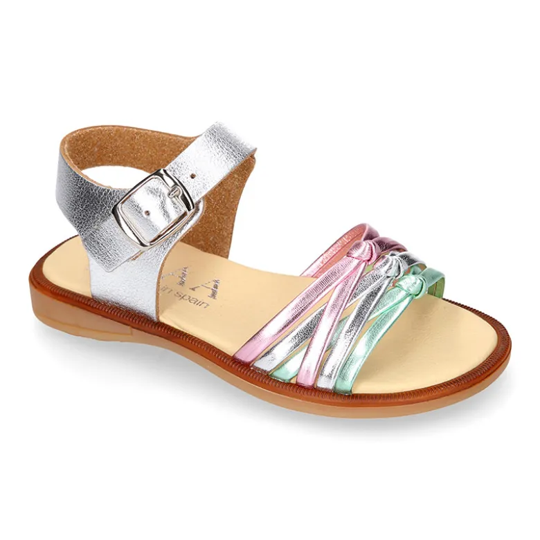 Sandalia Niña trenzada multicolor en piel laminada.