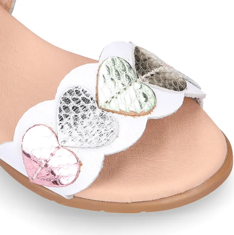 Sandalia Niña vestir diseño corazones en piel.