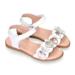 Sandalia Niña vestir diseño corazones en piel.