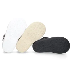 Sandalia niño peque piel lavable con PICADOS, hebilla y suela SUPER FLEXIBLE.