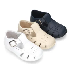 Sandalia niño peque piel lavable con PICADOS, hebilla y suela SUPER FLEXIBLE.