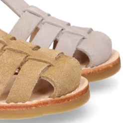 Sandalia niño piel SERRAJE tiras cruzadas con suela super flexible.