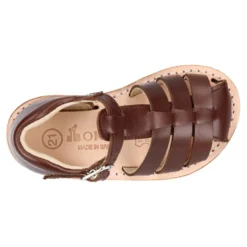 Sandalia niño piel SUAVE tiras cruzadas con suela super flexible.