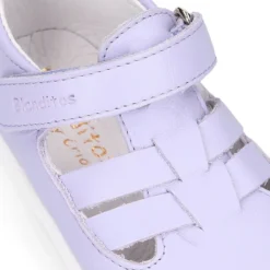 Sandalia niños Blanditos by Crio’s tiras cruzadas sin cordones en piel.